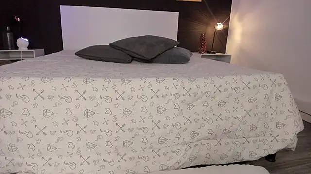 Snapshot of VioletPaket chatting on January 17, 2025, 8:44 pm VioletPaket online show from January 17, 2025, 8:44 pm