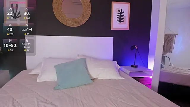 VioletPaket online show from February 8, 2026, 12:08 pm