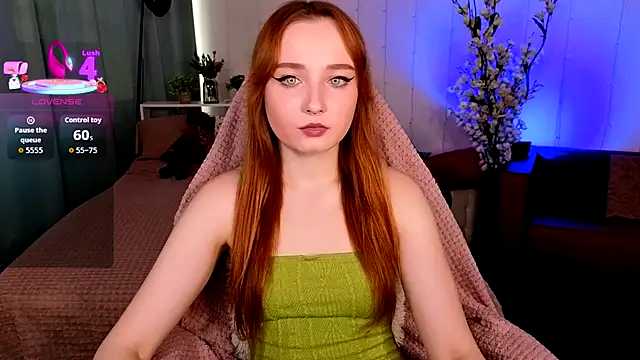 Snapshot of Emma_Chery chatting on October 1, 2025, 5:46 am Emma Chery online show from October 1, 2025, 5:46 am