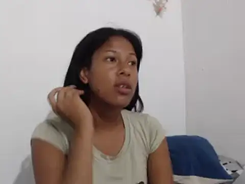 Snapshot of Kitra_New chatting on December 12, 2024, 7:08 am Kitra New online show from December 12, 2024, 7:08 am