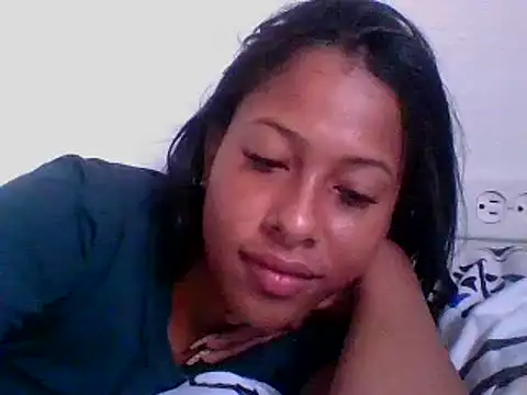 Snapshot of Kitra_New chatting on December 22, 2024, 12:38 pm Kitra New online show from December 22, 2024, 12:38 pm