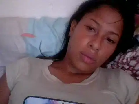 Snapshot of Kitra_New chatting on December 22, 2024, 3:44 pm Kitra New online show from December 22, 2024, 3:44 pm