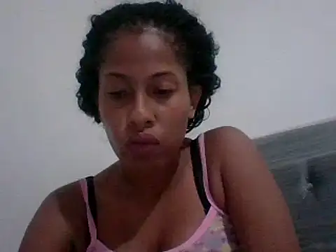 Snapshot of Kitra_New chatting on February 27, 2025, 10:42 pm Kitra New online show from February 27, 2025, 10:42 pm