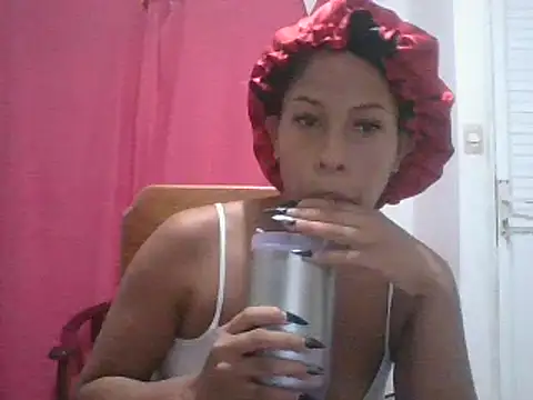 Snapshot of Kitra_New chatting on March 20, 2025, 9:26 am Kitra New online show from March 20, 2025, 9:26 am