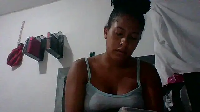 Snapshot of Kitra_New chatting on September 24, 2025, 5:55 am Kitra New online show from September 24, 2025, 5:55 am