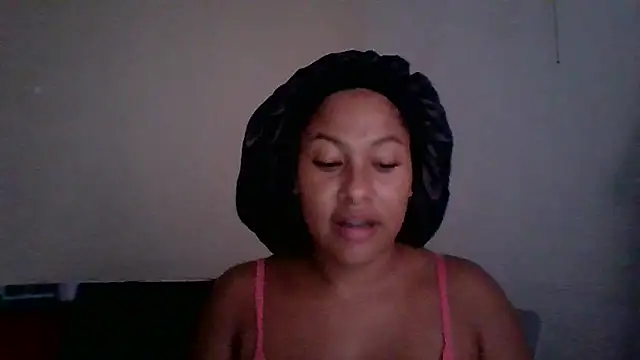 Snapshot of Kitra_New chatting on November 5, 2025, 8:31 pm Kitra New online show from November 5, 2025, 8:31 pm