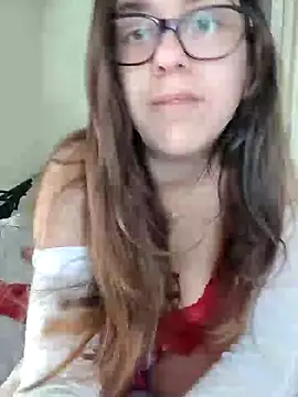 Snapshot of Miachan_LaGattinaVogliosa chatting on November 17, 2025, 2:01 pm Miachan LaGattinaVogliosa online show from November 17, 2025, 2:01 pm