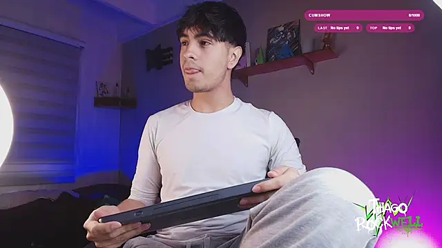 Snapshot of thiago_rockwelll chatting on September 9, 2025, 11:10 am thiago rockwelll online show from September 9, 2025, 11:10 am