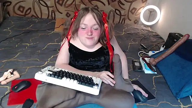 MiniNatalie online show from March 7, 2025, 11:27 pm