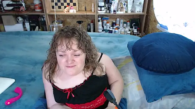 MiniNatalie online show from October 4, 2025, 10:13 am