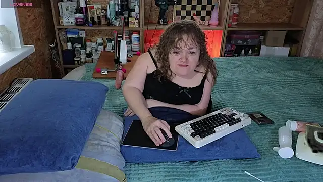 MiniNatalie online show from November 7, 2025, 6:24 am