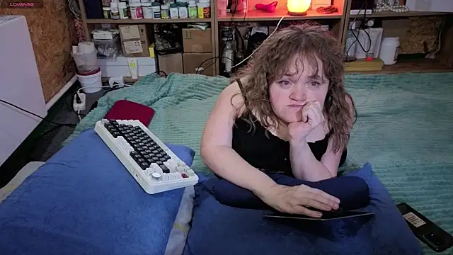 MiniNatalie online show from November 21, 2025, 6:23 am