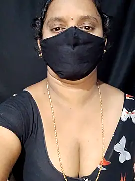 vintage-vibs online show from October 3, 2025, 4:53 am