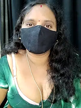 vintage-vibs online show from October 16, 2025, 5:47 pm