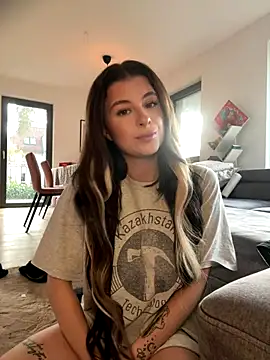 Snapshot of Mia-Minou chatting on November 25, 2025, 12:38 pm Mia-Minou online show from November 25, 2025, 12:38 pm