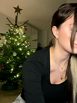 Snapshot of Mia-Minou chatting on November 29, 2025, 3:15 pm Mia-Minou online show from November 29, 2025, 3:15 pm