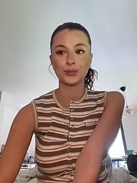 Snapshot of Mia-Minou chatting on May 3, 2026, 12:00 pm Mia-Minou online show from May 3, 2026, 12:00 pm