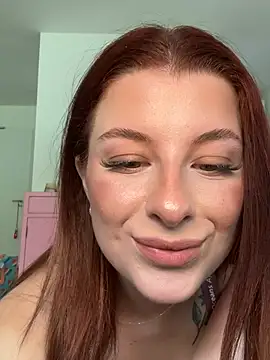 Snapshot of Mia-Minou chatting on June 2, 2026, 8:16 am Mia-Minou online show from June 2, 2026, 8:16 am