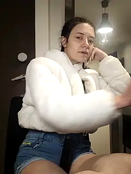 Snapshot of Isabella_21x chatting on February 27, 2025, 2:21 pm Isabella 21x online show from February 27, 2025, 2:21 pm