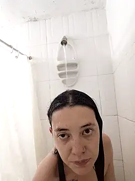 Snapshot of Isabella_21x chatting on October 6, 2025, 11:40 am Isabella 21x online show from October 6, 2025, 11:40 am