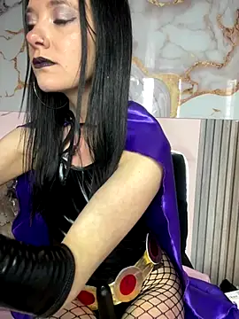 Snapshot of Isabella_21x chatting on October 31, 2025, 1:23 pm Isabella 21x online show from October 31, 2025, 1:23 pm