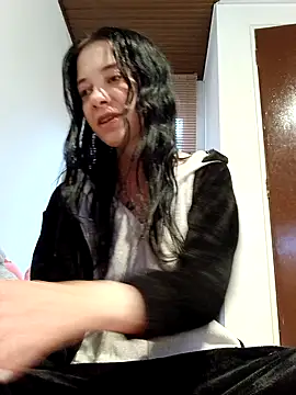 Isabella 21x online show from April 27, 2026, 11:41 am