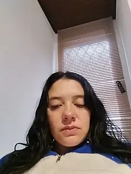Snapshot of Isabella_21x chatting on June 8, 2026, 11:43 am Isabella 21x online show from June 8, 2026, 11:43 am