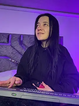 Snapshot of Isabella_21x chatting on June 29, 2026, 11:32 am Isabella 21x online show from June 29, 2026, 11:32 am