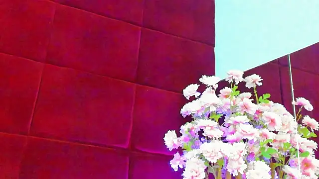 Snapshot of Alexxa chatting on October 28, 2025, 6:43 pm Alexxa online show from October 28, 2025, 6:43 pm