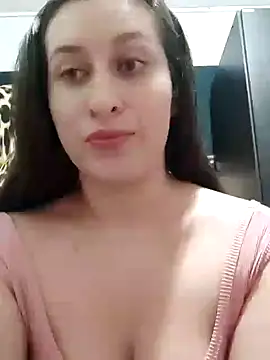 Snapshot of dulccemaria24 chatting on January 25, 2025, 4:02 am dulccemaria24 online show from January 25, 2025, 4:02 am