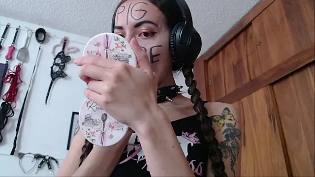 Eloise-brown online show from January 20, 2025, 9:32 pm