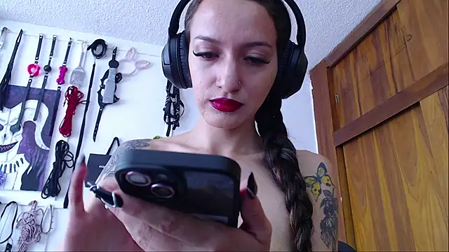 Eloise-brown online show from February 9, 2025, 8:24 pm