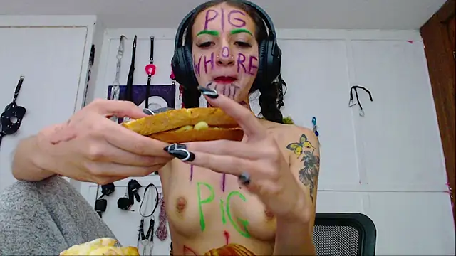 Eloise-brown online show from February 11, 2025, 9:03 pm