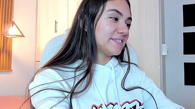 mia nevaeh online show from January 30, 2025, 7:59 pm