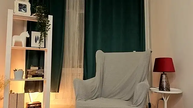 Snapshot of Freckle_Diyana chatting on June 10, 2026, 9:25 pm Freckle Diyana online show from June 10, 2026, 9:25 pm