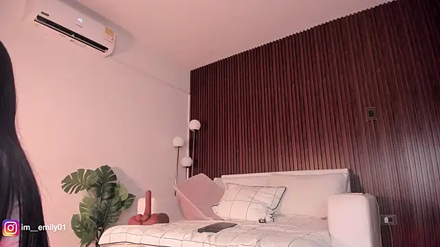 molly cams8 online show from May 1, 2026, 2:49 am
