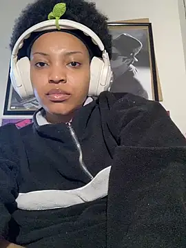 KimiAqua online show from February 24, 2025, 6:04 pm