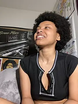 KimiAqua online show from February 26, 2025, 6:37 am