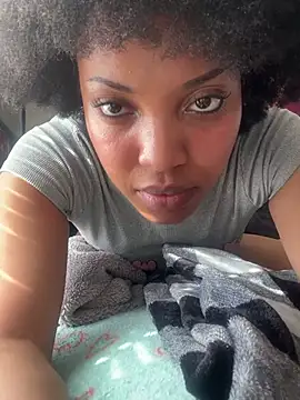 KimiAqua online show from March 11, 2025, 9:04 pm