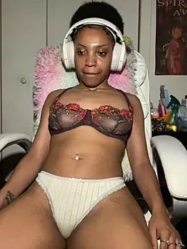 KimiAqua online show from October 3, 2025, 11:13 pm