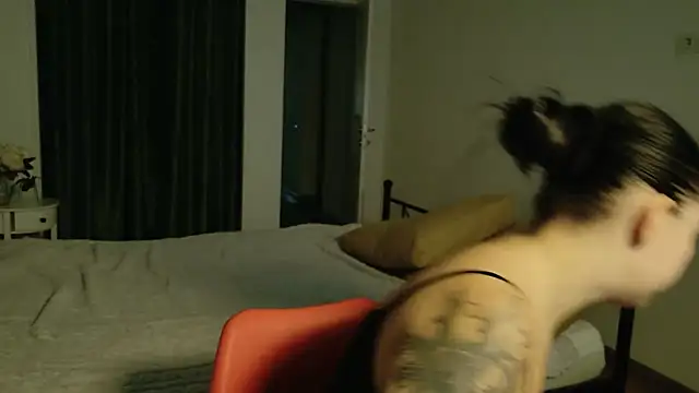 Snapshot of VioletCatt chatting on October 10, 2025, 5:50 am VioletCatt online show from October 10, 2025, 5:50 am