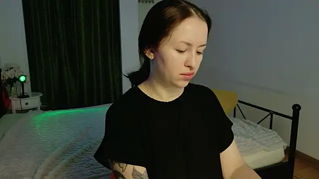 VioletCatt online show from June 9, 2026, 5:41 am