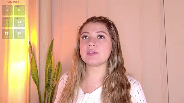 Snapshot of Zuzu_sweet chatting on June 7, 2026, 1:26 pm Zuzu sweet online show from June 7, 2026, 1:26 pm