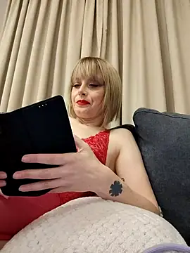 Snapshot of MySweetcum69 chatting on December 1, 2025, 5:40 pm MySweetcum69 online show from December 1, 2025, 5:40 pm