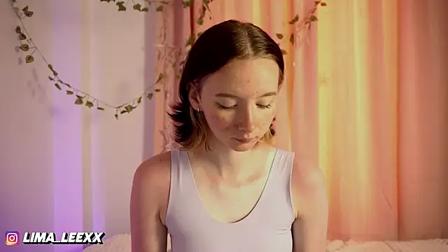 LimaLexxx online show from September 28, 2025, 1:11 am