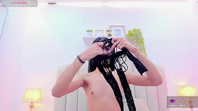 Mia thompson 19 online show from September 25, 2025, 8:01 pm