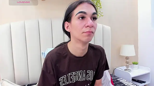 Mia thompson 19 online show from February 14, 2026, 7:54 pm