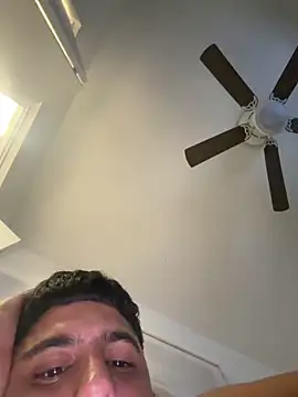 Snapshot of elwhite1996 chatting on November 21, 2025, 7:18 am elwhite1996 online show from November 21, 2025, 7:18 am