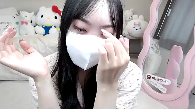 momo room online show from September 15, 2025, 6:35 am