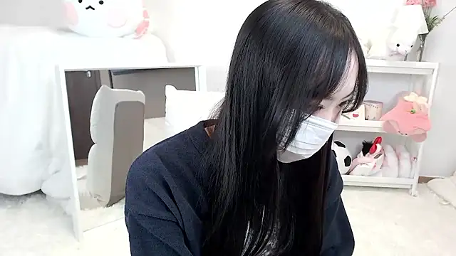 momo room online show from April 12, 2026, 10:31 am